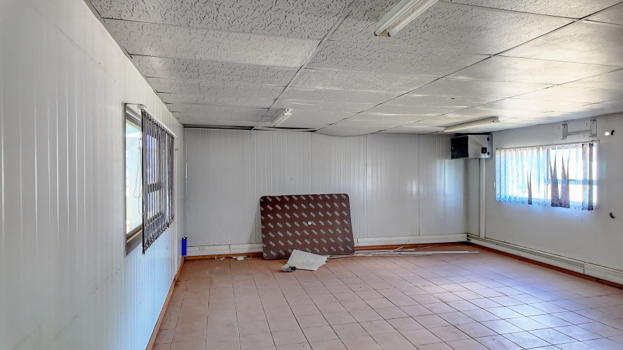 5 Bedroom Property for Sale in Rustenburg Rural North West